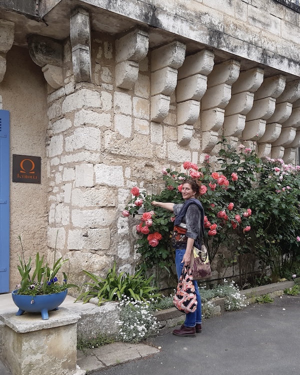 Teil einer ehemaligen Stadtmauer und heute Teil eines Hauses in Brantôme en Périgord