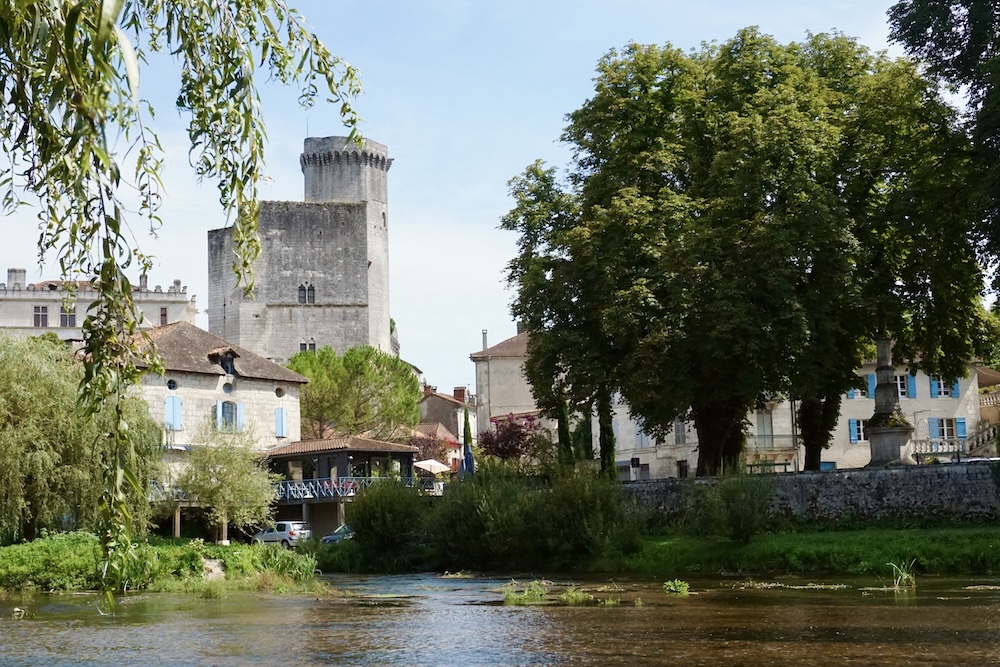 Das mittelalterliche Schloss von Bourdeilles im Périgord